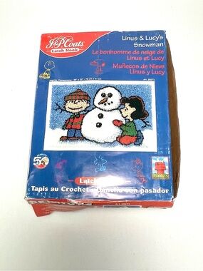 J&P Coats Latch Hook Kit Linus & Lucy's Snowman 30x20 Peanuts Charlie Brown NOB